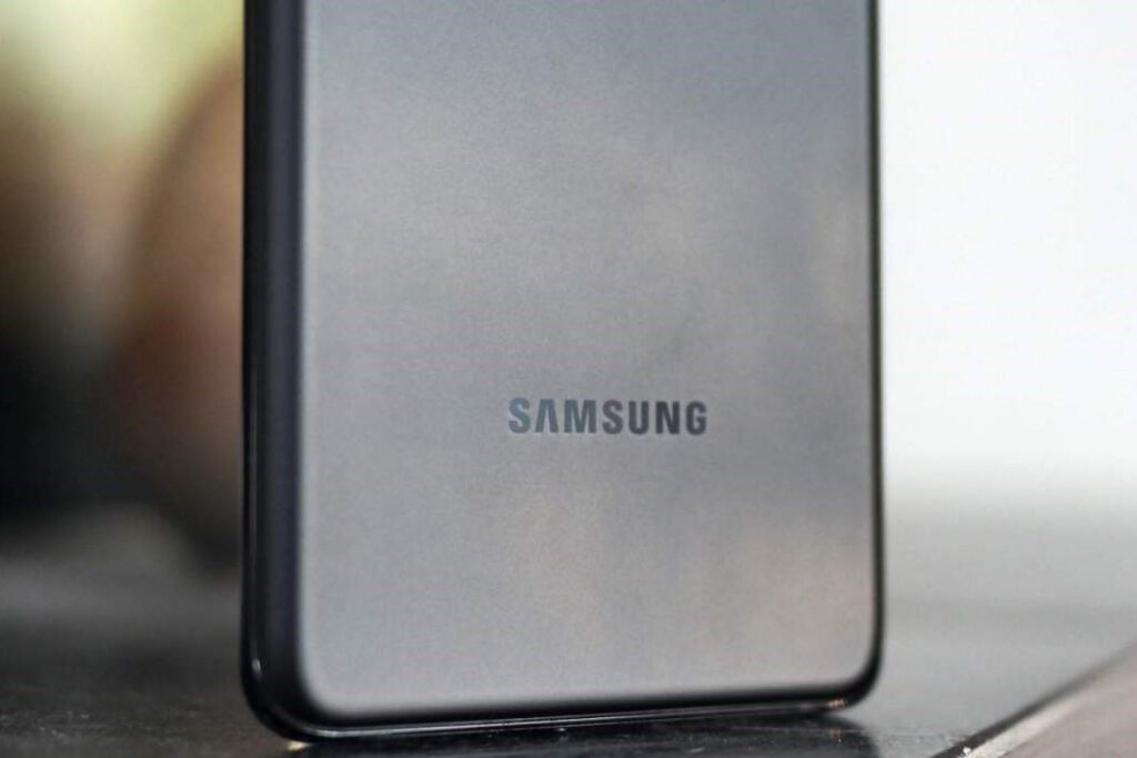 برخورد قانونی سامسونگ با افشاکنندگان