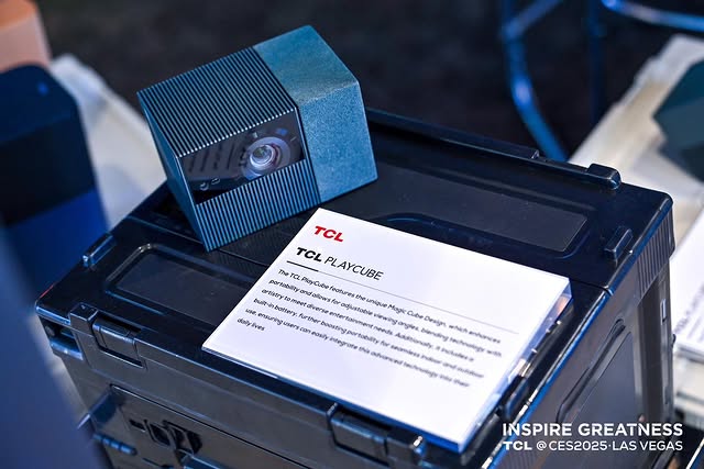 پروژکتور هوشمند قابل حمل TCL در CES 2025