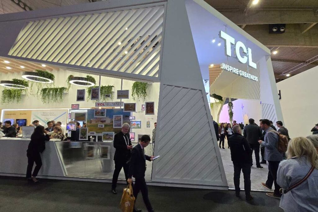 111-1 TCL در MWC 2025