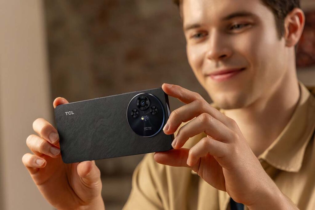 113-1 تجربه گیمینگ با گوشی TCL 50 NXTPAPER